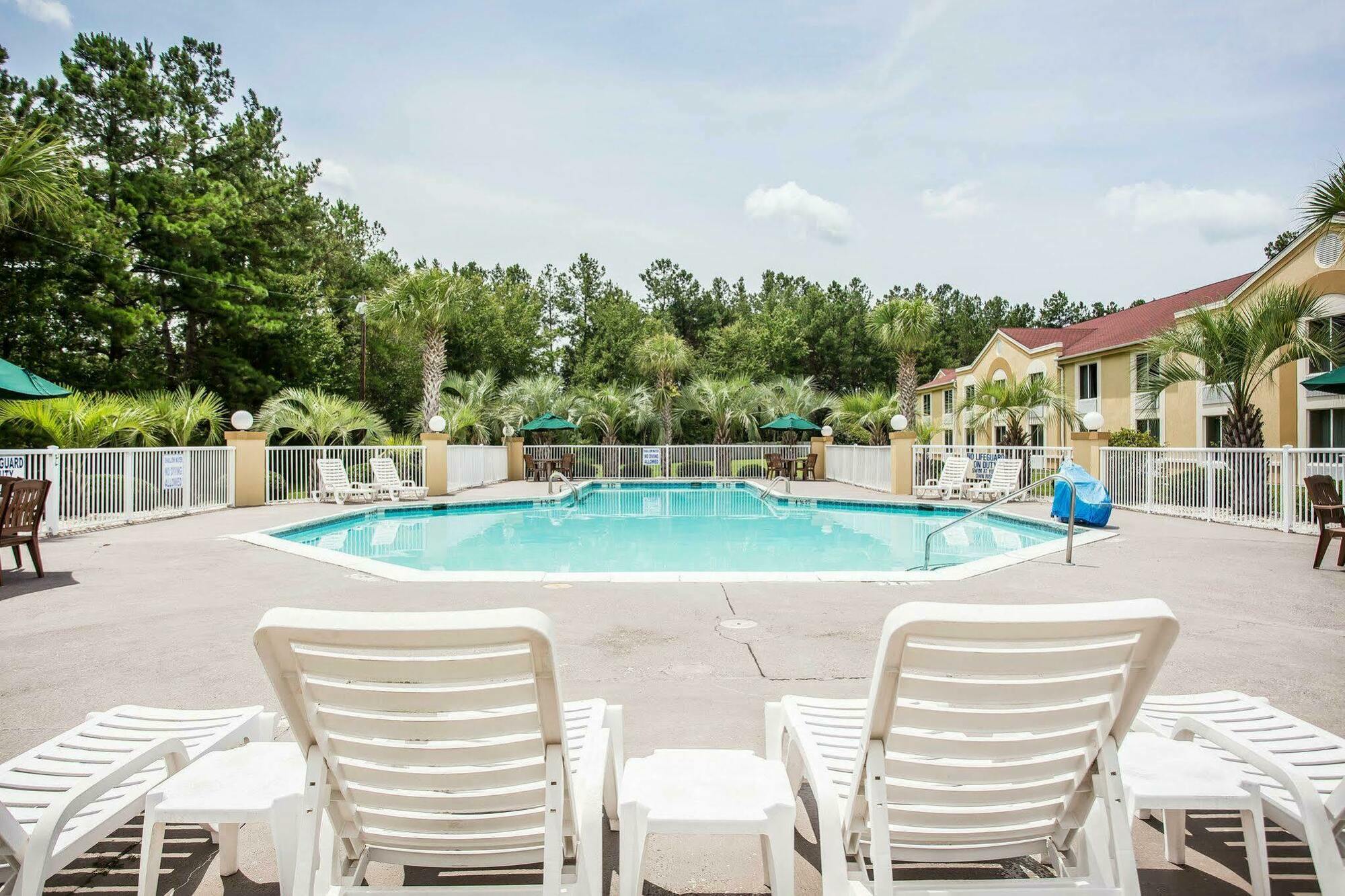 Comfort Inn & Suites Walterboro I-95 Екстериор снимка